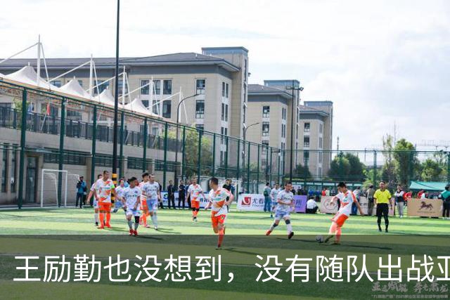 王励勤也没想到，没有随队出战亚运会的樊振东，会在上海闪闪发光